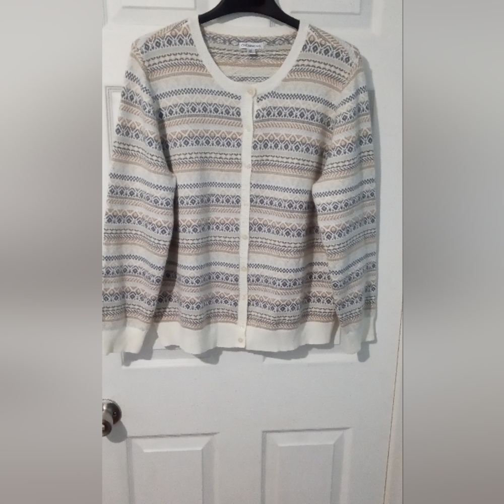 Croft & Barrow Cream and Blue Patterned Sweater